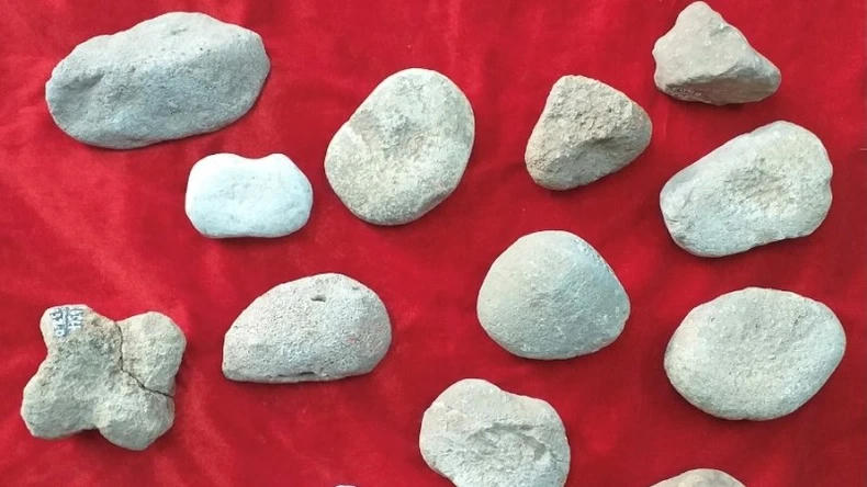 Phát hiện 9 bộ hài cốt, an táng theo tư thế ngồi bó gối dưới lòng đất tại Quỳnh Văn