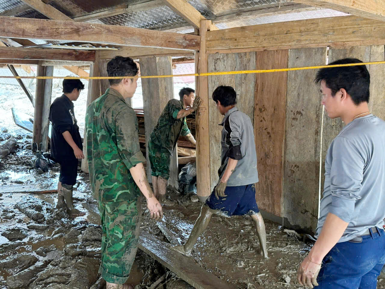 Lũ quét liên tục xảy ra tại một số huyện miền núi Nghệ An