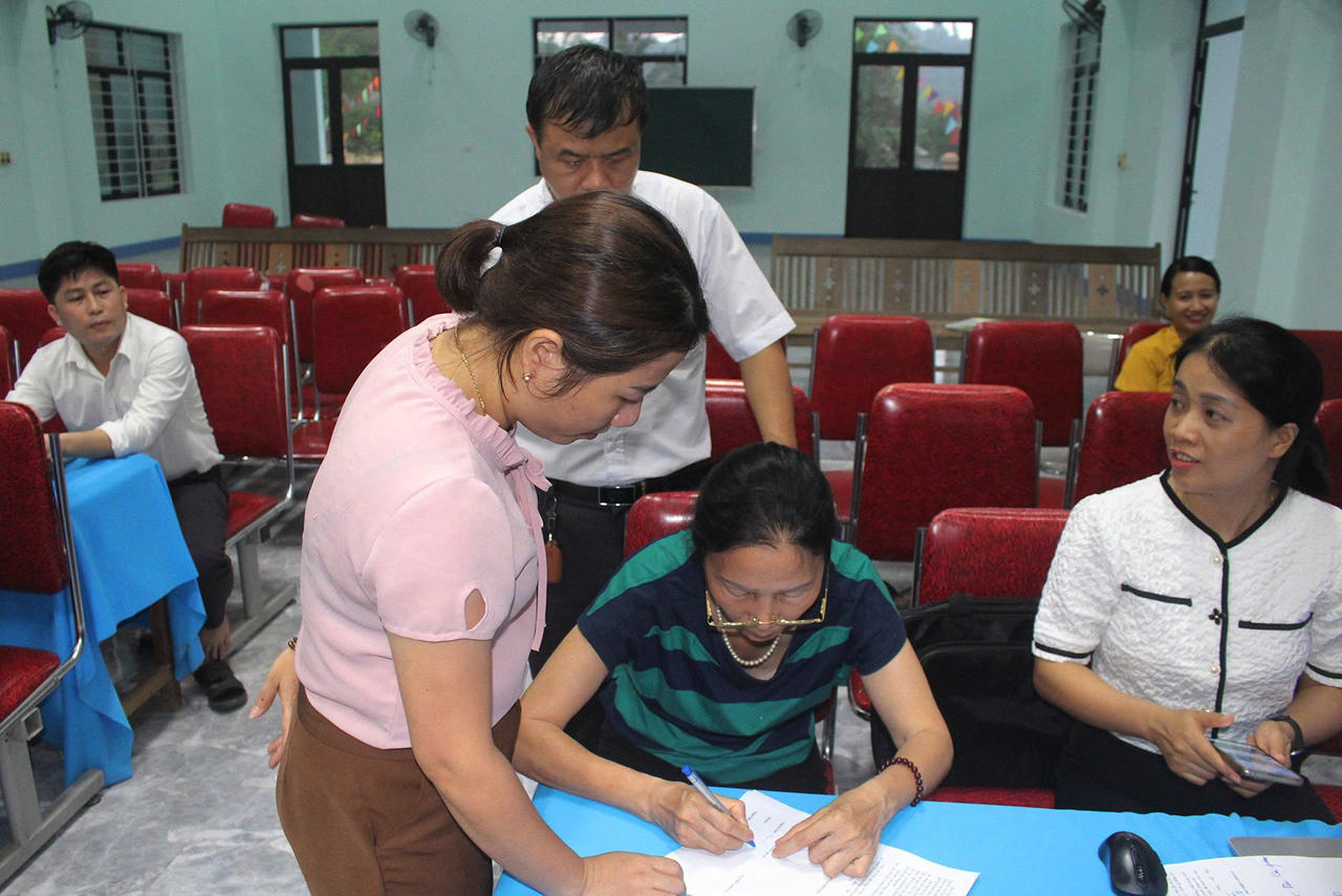 Trưởng phòng Tư pháp Vy Hoàng Hà và hành trình “chắp bút” cho “Tổ công tác 827” mang pháp luật đến từng lối mòn bản làng