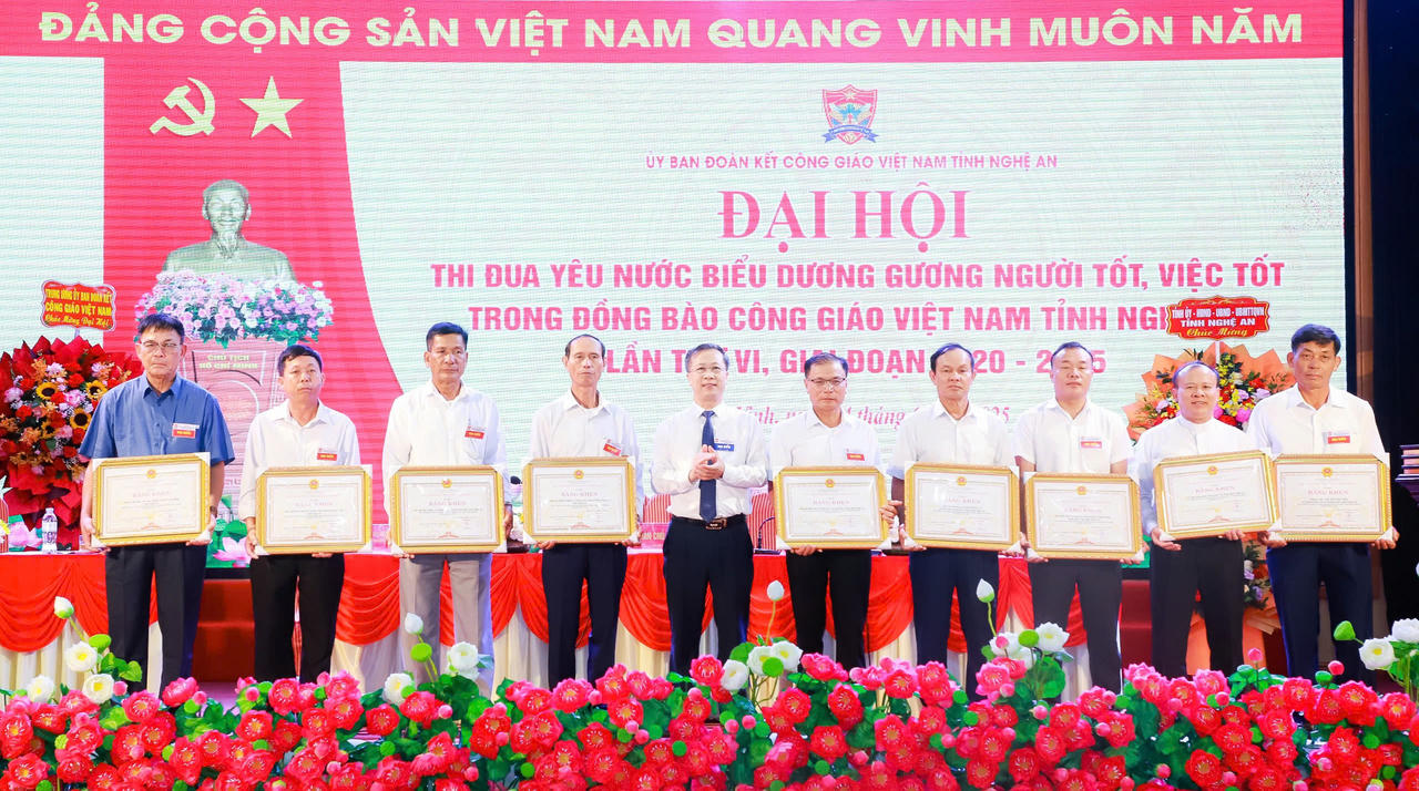 Hơn 200 đại biểu dự Đại hội Thi đua yêu nước trong đồng bào Công giáo Nghệ An lần thứ VI