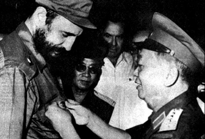 Tưởng niệm 95 năm Ngày sinh Lãnh tụ Cuba Fidel Castro - chiến sĩ cộng sản xuất sắc, người bạn lớn thân thiết của Việt Nam