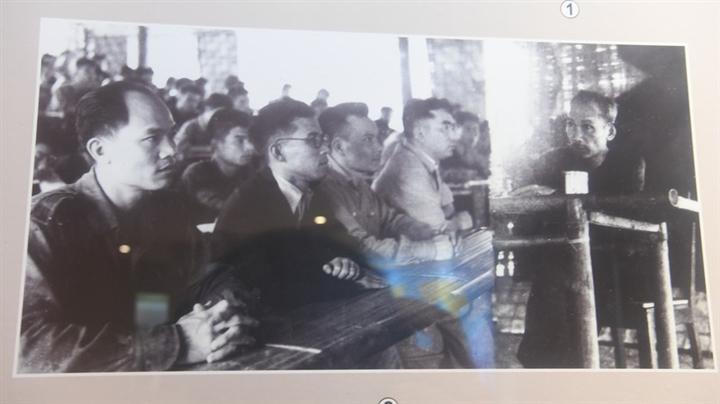 Kỷ niệm 76 năm ngày truyền thống Công an nhân dân (19/8/1945 – 19/8/2021): “Quét sạch chủ nghĩa cá nhân” – Lời căn dặn của chủ tịch Hồ Chí Minh dành cho Công an nhân dân