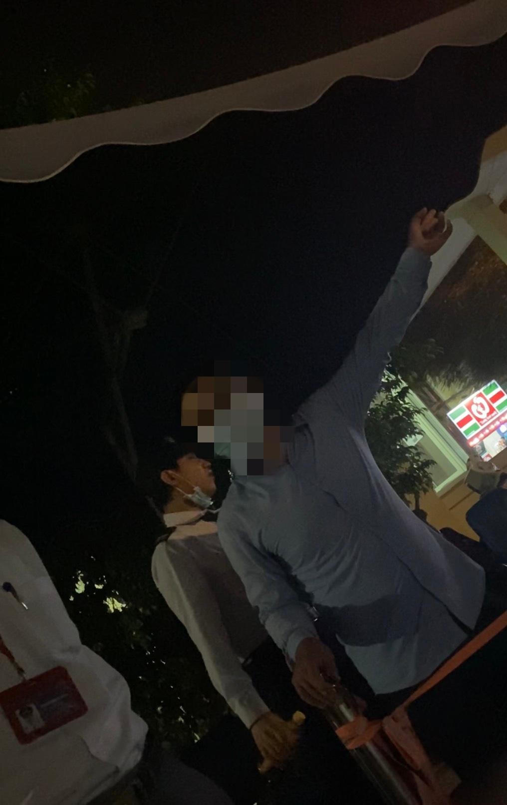 Bị nhắc nhở phòng dịch Covid-19, hai đối tượng hành hung bảo vệ bệnh viện