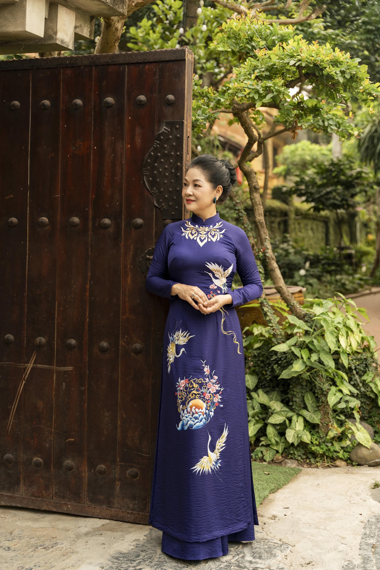 Nghệ sĩ Ưu tú Minh Phương: Gia đình, nghệ thuật và tình yêu với áo dài