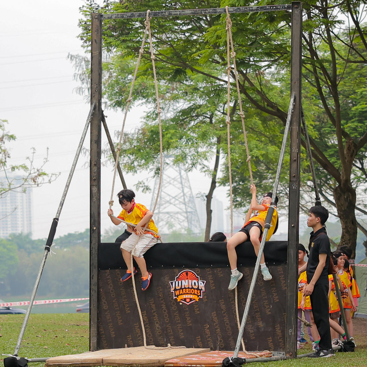 1.500 em nhỏ tham dự giải đấu vượt chướng ngại vật chuyên nghiệp ở Việt Nam