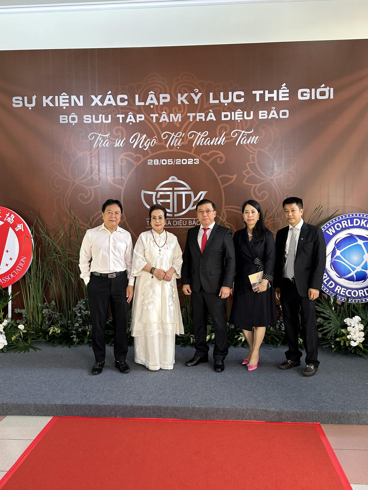 Bộ sưu tập 1.000 ấm chén tử sa xác lập Kỷ lục Thế giới