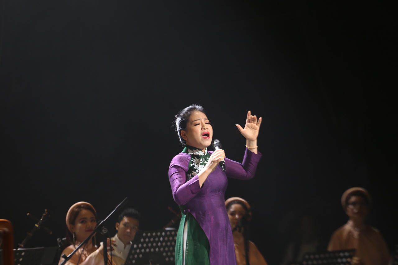 Sóng nhạc Hồ Gươm xanh - Bản giao hưởng của dân tộc và thời đại