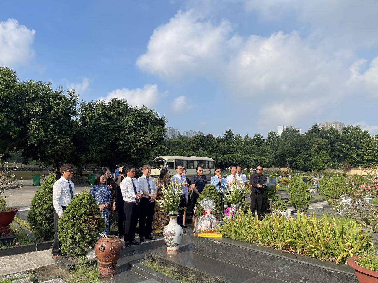 Lễ dâng hương tri ân Tiến sĩ - Luật sư Phan Văn Trường, Phan Anh và các anh hùng liệt sĩ