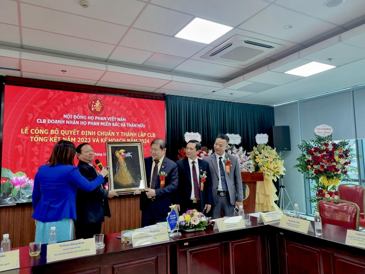 Lễ Công bố Quyết định Chuẩn y thành lập Câu lạc bộ Doanh nhân Họ Phan Miền Bắc