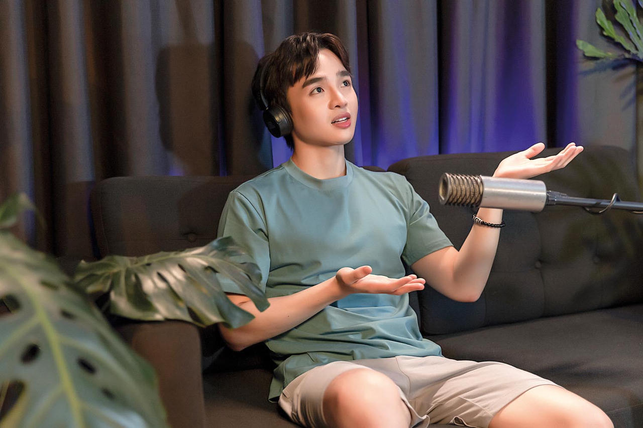 “Vì cậu là bạn nhỏ của tớ” - Cẩm nang cân bằng cảm xúc cho người trẻ