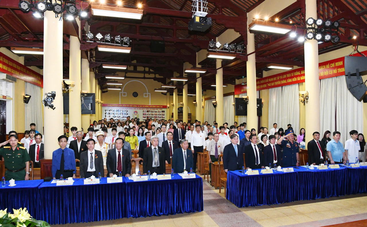 Lễ báo công dâng Bác tuyên dương học sinh tiêu biểu năm học 2024