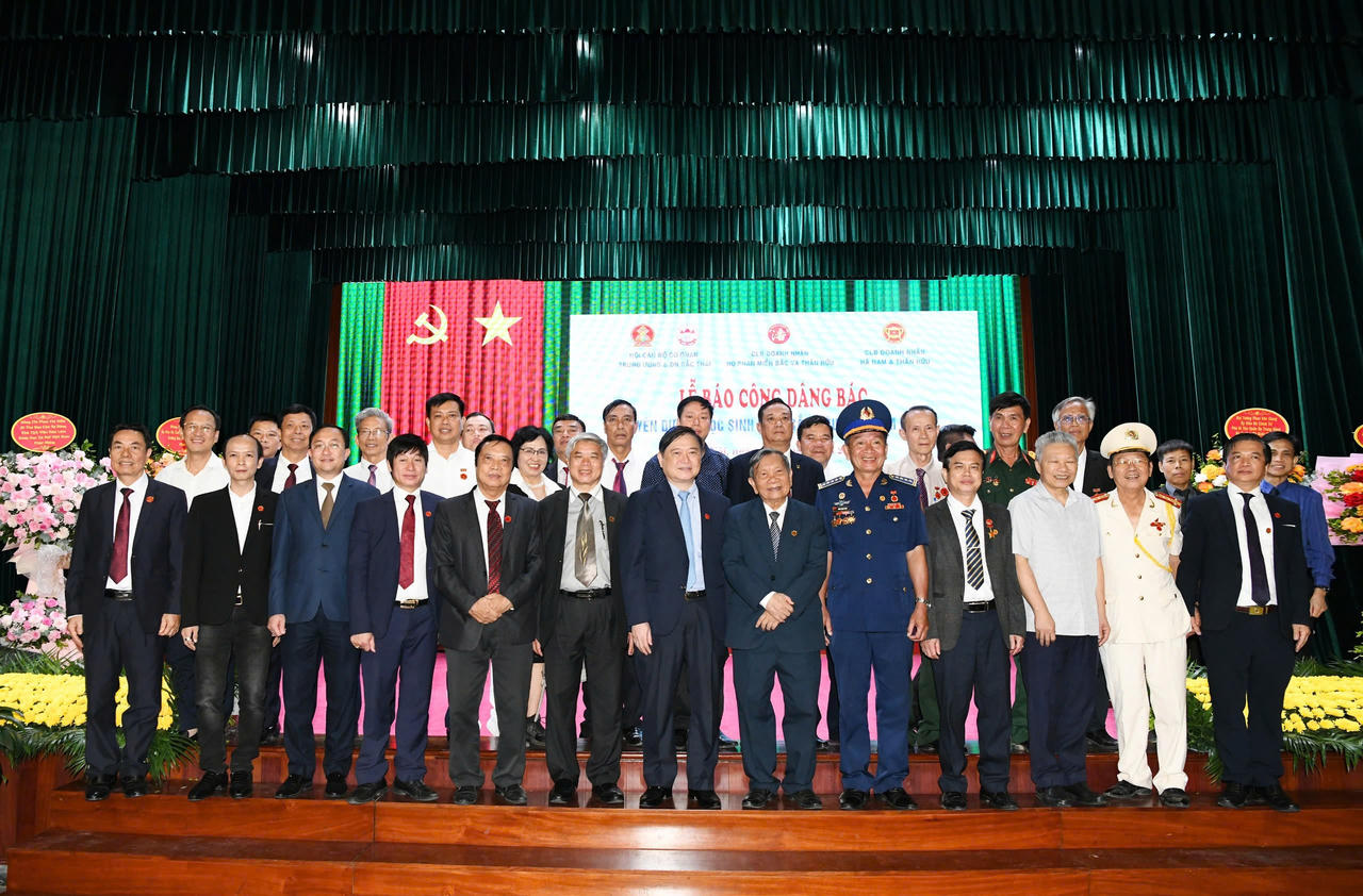 Lễ báo công dâng Bác tuyên dương học sinh tiêu biểu năm học 2024