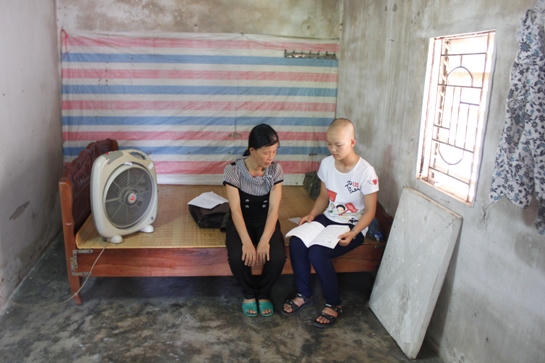 Thí sinh 7 năm đội mũ đến trường và mơ ước làm bác sĩ