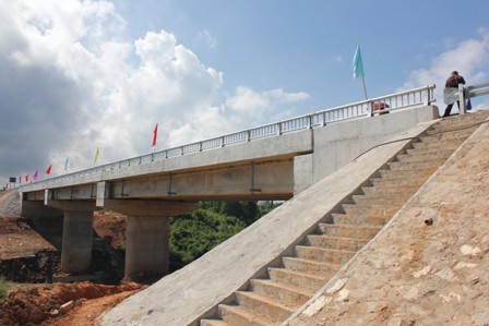 Khánh thành cầu Khe Ang, nơi xảy ra vụ trôi xe 5 người thiệt mạng