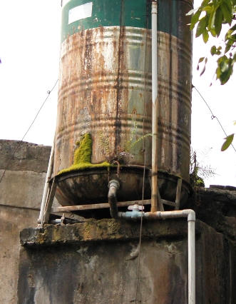 Sau vụ 2 học sinh chết oan: Người dân e ngại rủi ro từ bồn nước