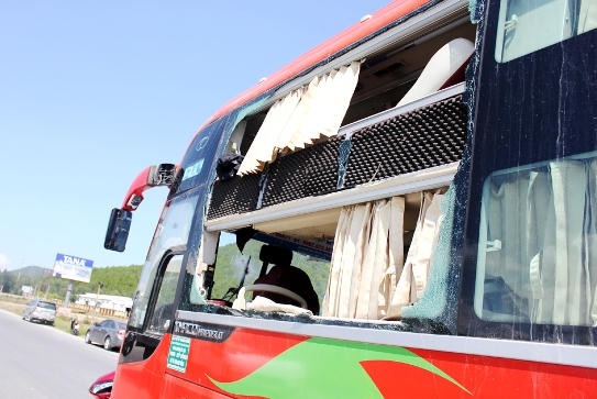 Vụ nổ trên xe giường nằm, 3 người bị thương nặng