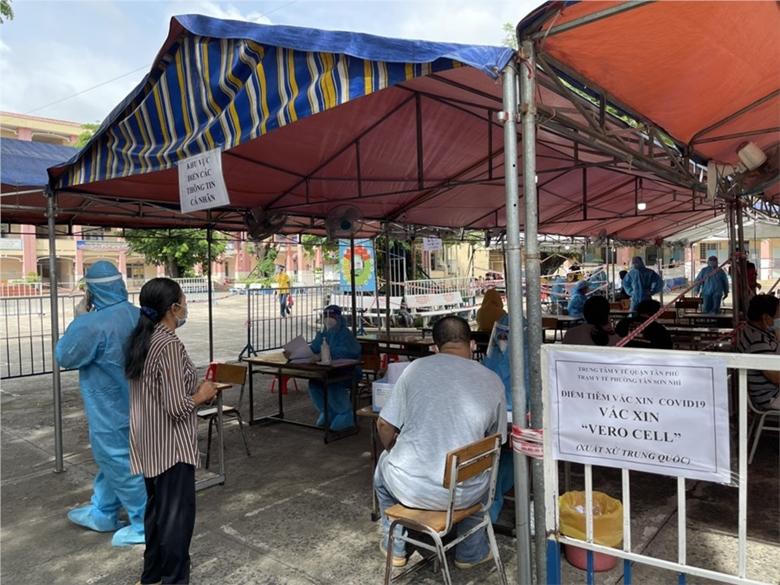 Thêm 1 triệu liều vắc-xin Vero Cell về tới sân bay Tân Sơn Nhất