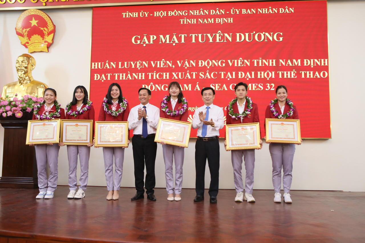Tuyên dương các huấn luyện viên, vận động viên thành Nam đạt thành tích xuất sắc tại SEA Games 32