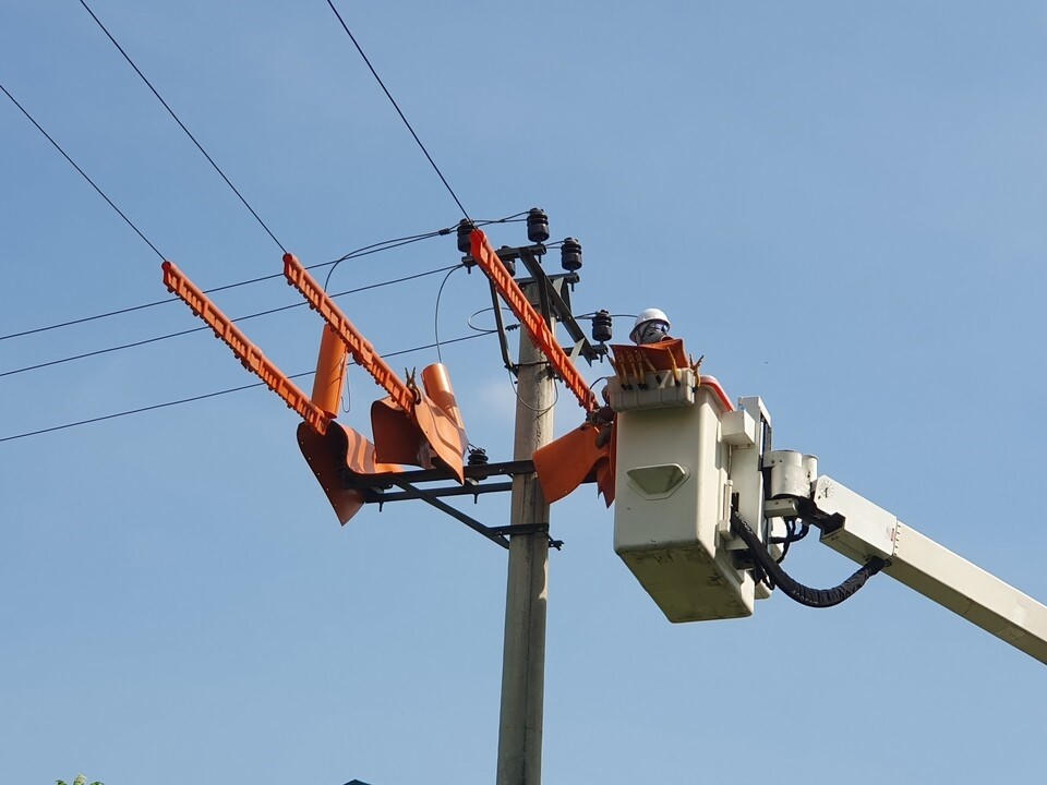 Điện lực huyện Ý Yên chú trọng phục vụ khách hàng dịp Quốc khánh 2/9