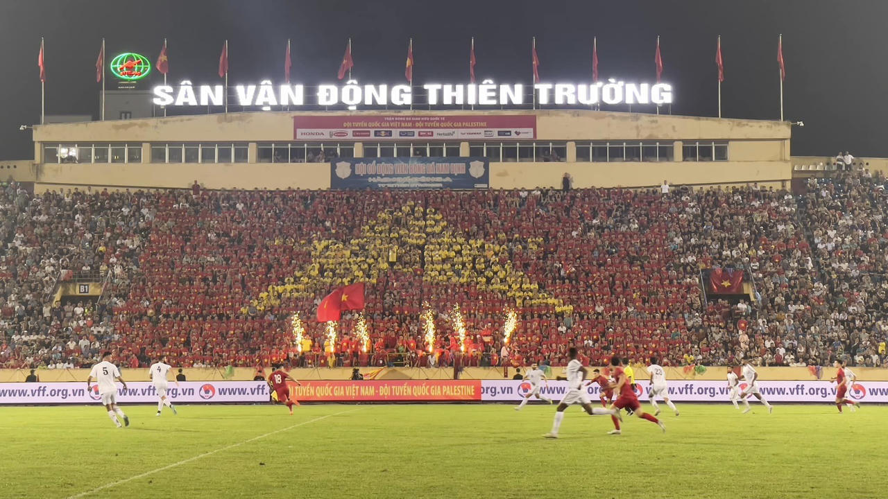 16.800 CĐV đến sân Thiên Trường cổ vũ cho đội tuyển Việt Nam gặp Palestine
