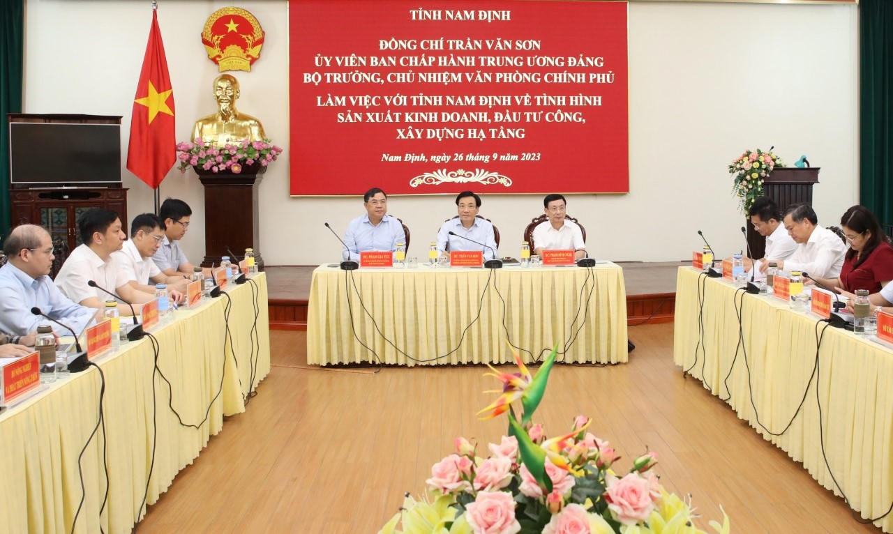 Đoàn công tác Văn phòng Chính phủ làm việc tại Nam Định