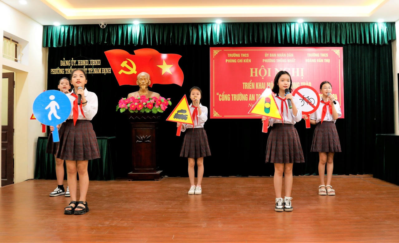 Nam Định triển khai mô hình 'Cổng trường an toàn giao thông'