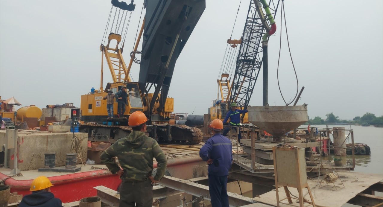 Nam Định đẩy mạnh tiến độ thi công cầu Đống Cao