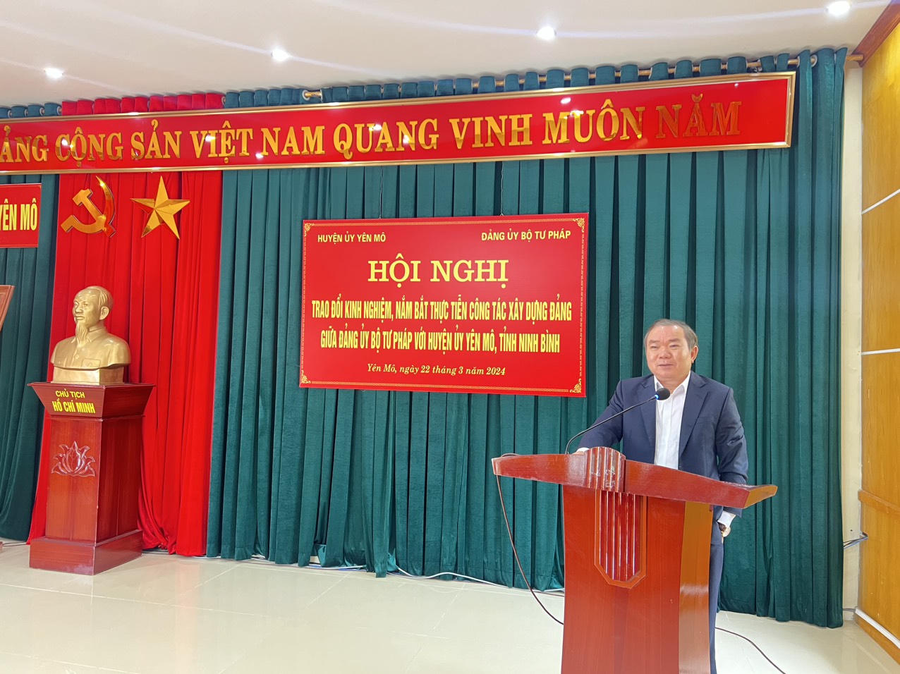 Đảng bộ Bộ Tư pháp thăm và làm việc tại huyện Yên Mô (Ninh Bình)