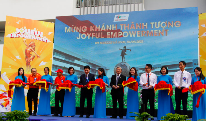 Không khí háo hức chào đón năm học mới tại khắp các tỉnh thành cả nước