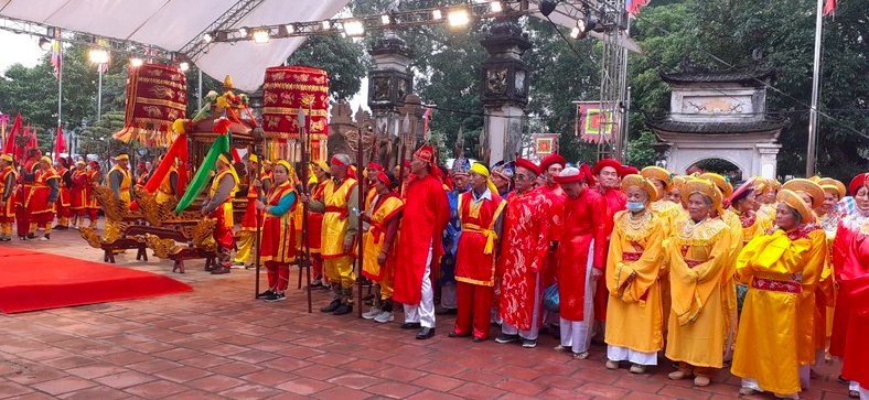  Tối nay sẽ tổ chức nghi lễ tâm linh trong cung Đệ tam và nghi thức Phát lương tại đền Trần Thương 