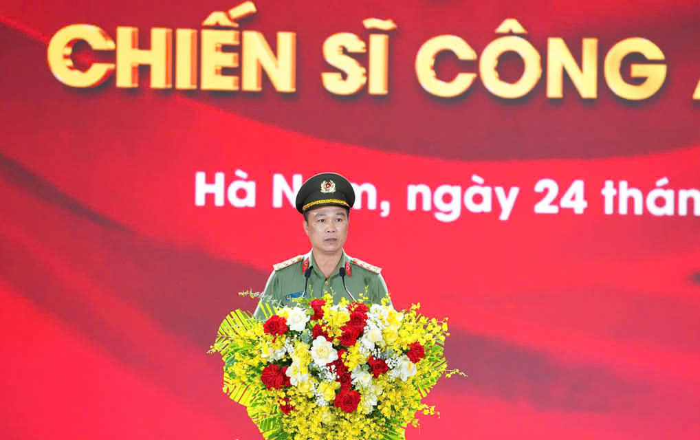 Chương trình nghệ thuật 'Tự hào chiến sỹ Công an Hà Nam'