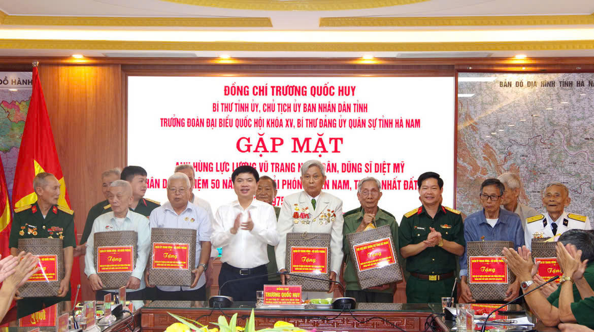 Sôi nổi các hoạt động chào mừng 50 năm thống nhất đất nước