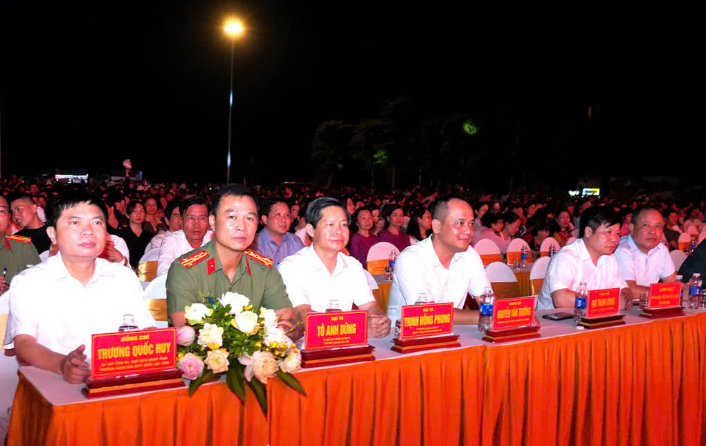 Hà Nam tổ chức chương trình nghệ thuật 'Hào quang Tam Chúc'