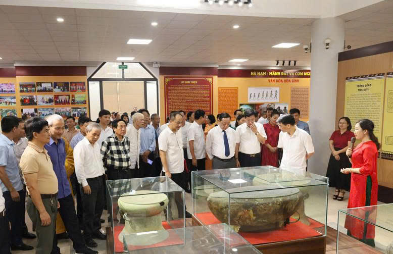 Hà Nam khai mạc trưng bày chuyên đề về lịch sử, cổ vật và 100 năm Báo chí Cách mạng Việt Nam