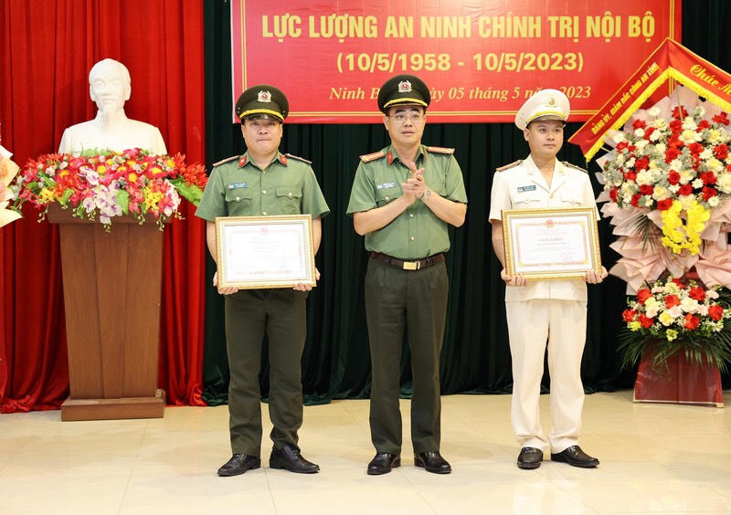 Ninh Bình: Kỷ niệm ngày truyền thống lực lượng An ninh chính trị nội bộ - An ninh kinh tế