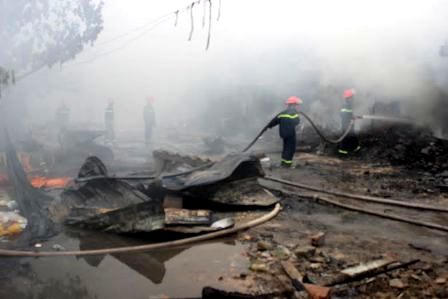 Chợ Ba Đồn bốc cháy, 23 gian hàng bị thiêu rụi hoàn toàn