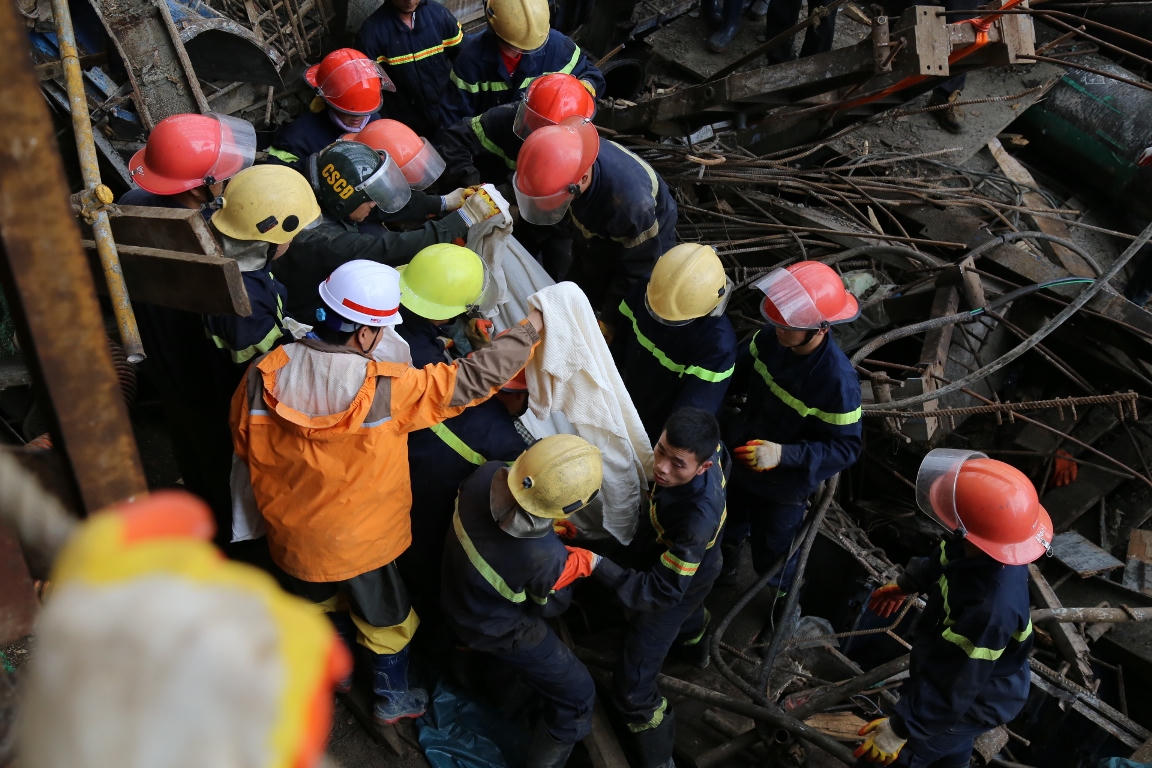 Bộ trưởng Bộ Xây dựng trực tiếp chỉ đạo tại hiện trường vụ sập giàn giáo Formosa