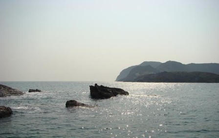 Xây Cột cờ chủ quyền Tổ quốc trên đảo Hòn La