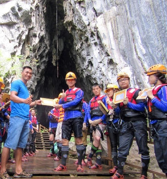 Miễn phí, giảm giá nhiều tour thám hiểm “vương quốc hang động“
