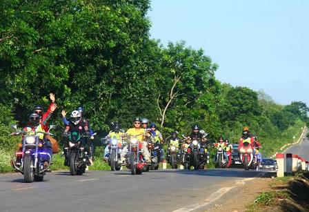 Hàng trăm “siêu” mô tô ba miền hội tụ về “đất lửa” 