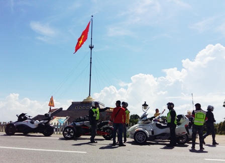 Hàng trăm “siêu” mô tô ba miền hội tụ về “đất lửa” 
