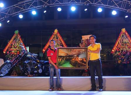 Hàng trăm “siêu” mô tô ba miền hội tụ về “đất lửa” 