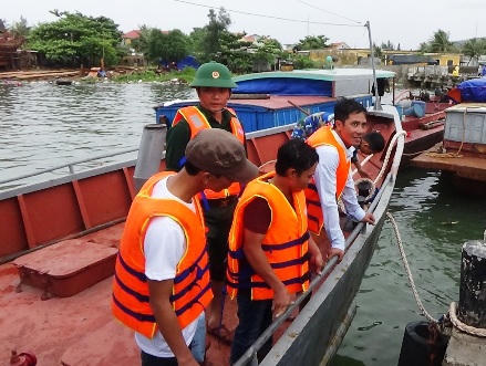 Chìm tàu vận tải, ba thuyền viên may mắn được cứu sống