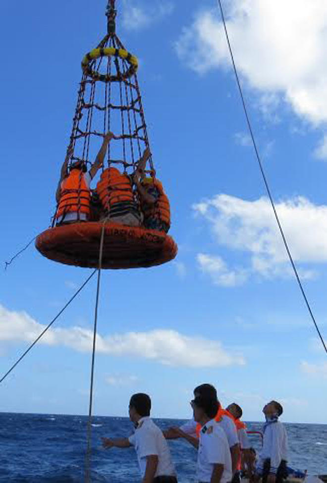 Tết sớm trên cụm nhà giàn tiền tiêu của Tổ quốc