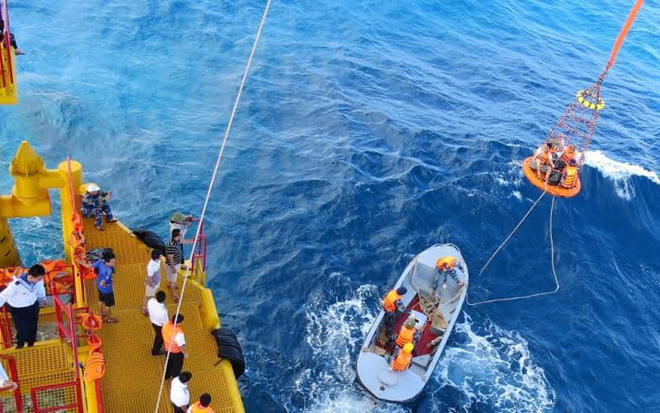 Tết sớm trên cụm nhà giàn tiền tiêu của Tổ quốc