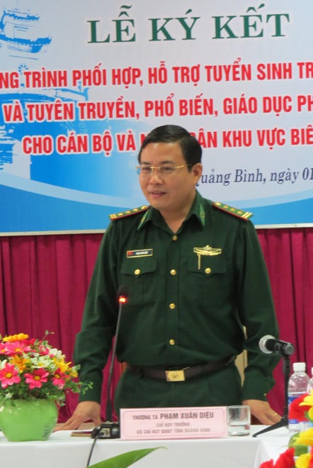 Chung tay với bộ đội biên phòng tuyên truyền pháp luật vùng biên