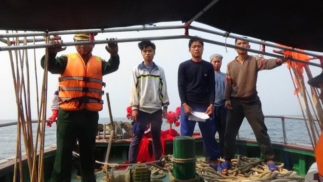 Đuổi 6 tàu cá Trung Quốc xâm phạm lãnh hải Việt Nam