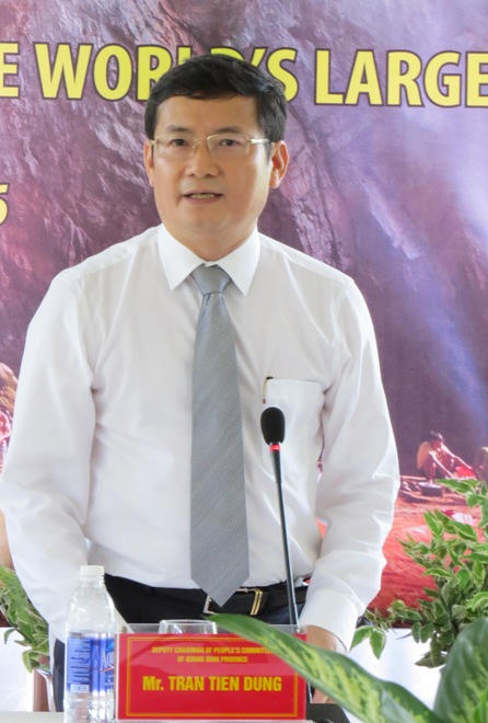 Các đại sứ ấn tượng với khả năng tiếng Anh của Phó Chủ tịch Quảng Bình