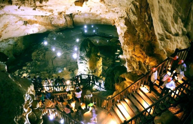 Làm sao để thu 'bộn tiền' mà vẫn giữ được vẻ đẹp hang động?