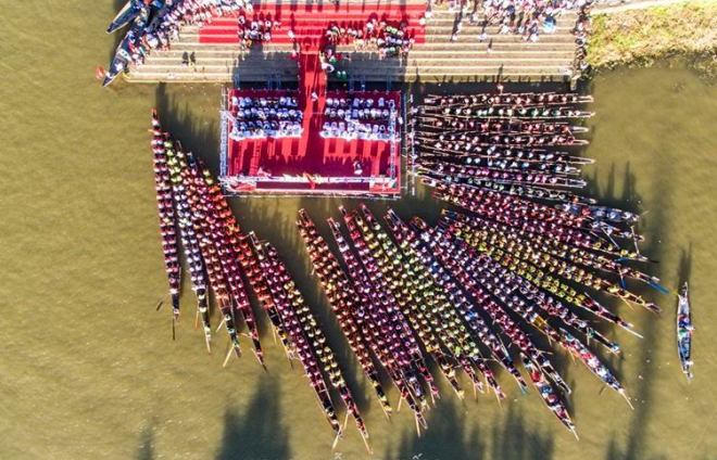 Sông quê Đại tướng Võ Nguyên Giáp dậy sóng thuyền đua mừng Tết Độc lập